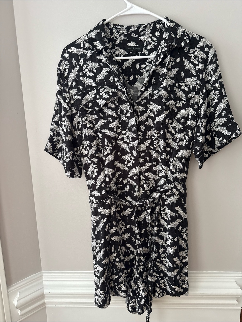Rag&Bone Black & White Leaf Print Romper Size 6